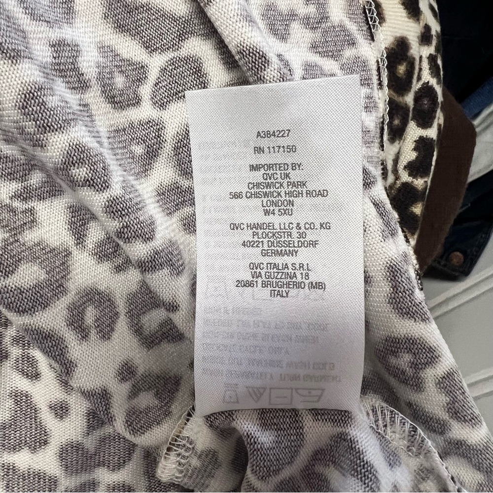 Quacker Factory Leopard Print Cardigan 3X Animal Print Button Front Stretch Top - Picture 7 of 7